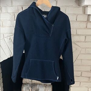 Stio Deep Blue sweetwater fleece hoodie